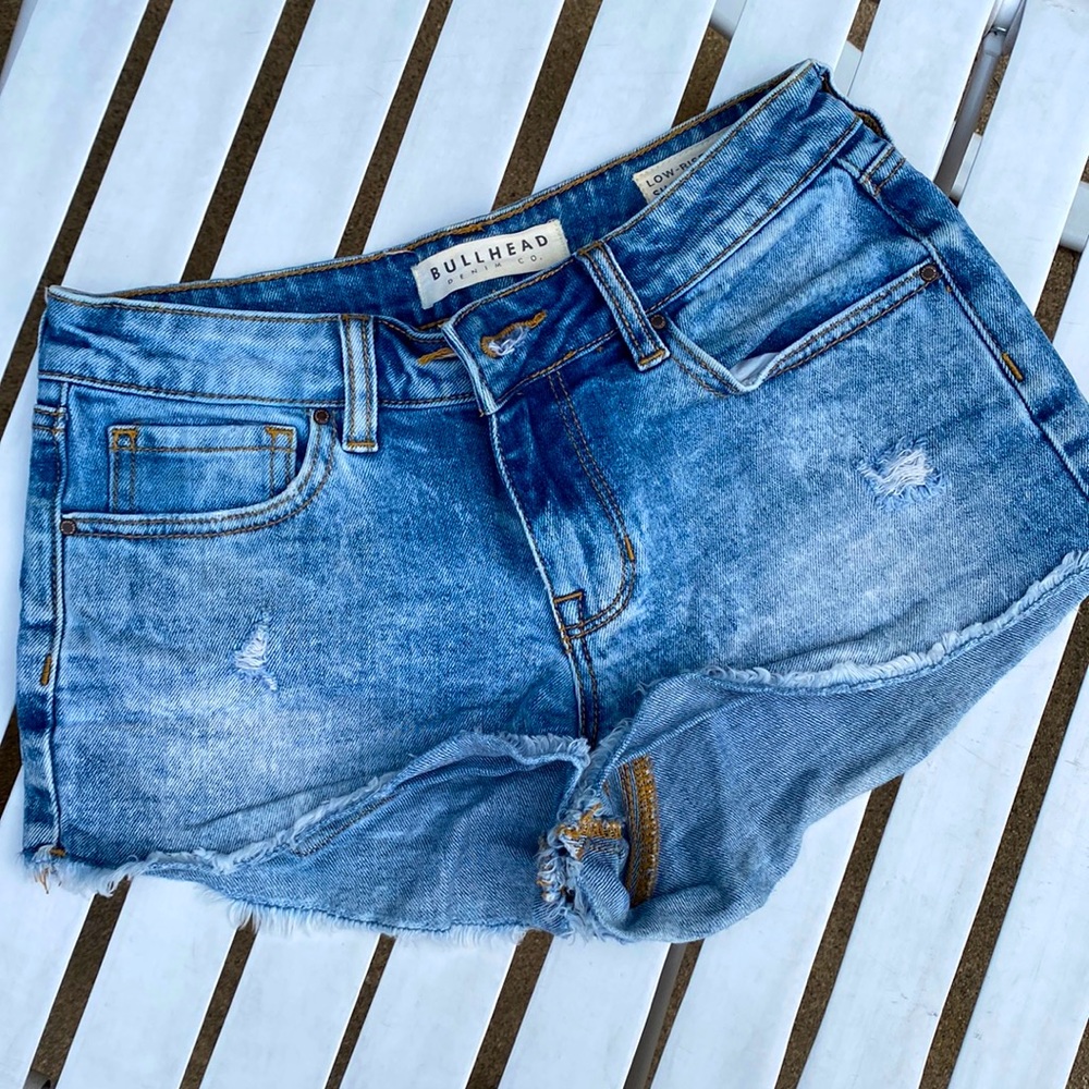 Bullhead denim shorts size 25